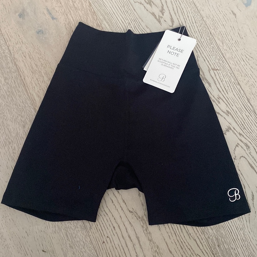 Bombshell black bike shorts size M NWT